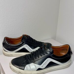 Givenchy Urban Street Low Logo Sneaker